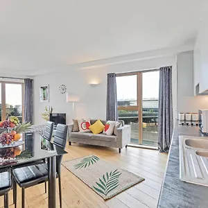Panoramic Pad With Free Parking - By My Getaways Brighton